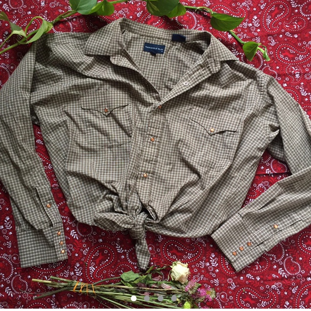 gorgeous brown plaid button up with snap buttons